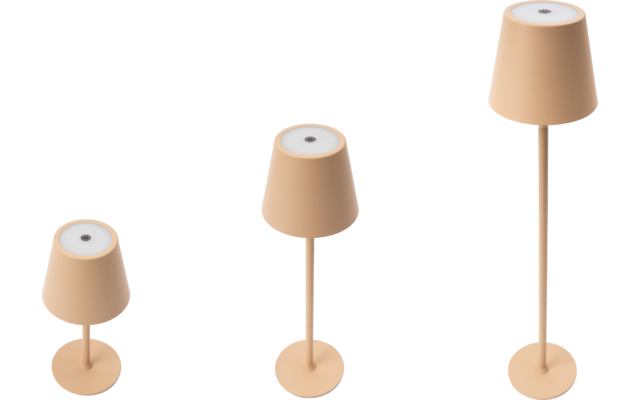 Trois lampes beiges de hauteurs différentes avec socles ronds, tiges fines et abat-jours coniques