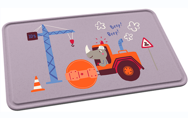 Speelgoed bouwvoertuig met kraan en verkeersborden op een rechthoekig oppervlak