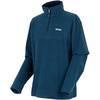 Blauer Fleece-Pullover mit Stehkragen, kurzem Reißverschluss, langen Ärmeln und kleinem weißen Logo auf der linken Brust