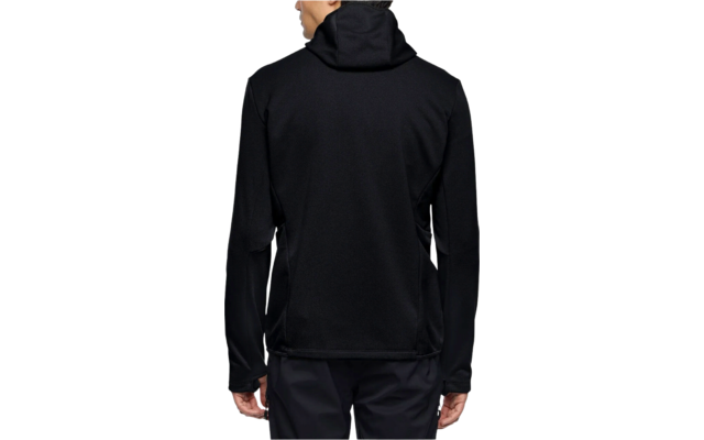 Mann von hinten in schwarzer Jacke mit Kapuze