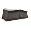 Grote grijze tent met licht dak, meerdere gesloten zijpanelen, metalen frame, scheerlijnen en oranje bevestigingen op witte achtergrond