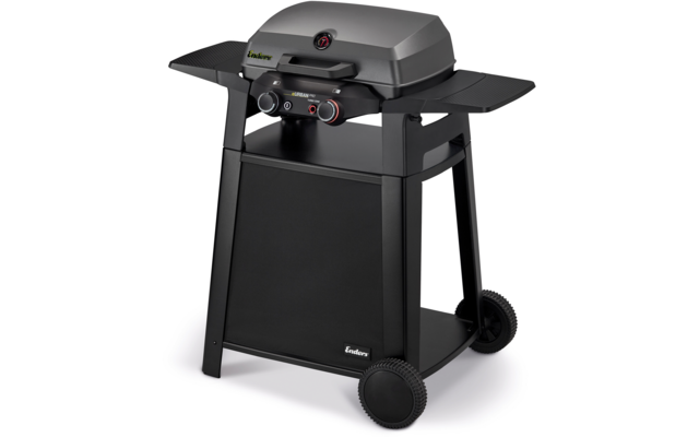 Grauer Gasgrill mit geschlossenem Deckel, zwei Bedienknöpfen, zwei Seitentischen auf einem Wagen mit Rädern