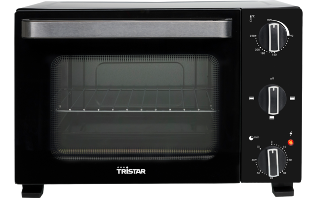 Kleine zwarte compacte oven met glazen voorkant, roestvrijstalen handgreep, metalen rooster binnenin, drie draaiknoppen rechts en 'TRISTAR'-logo onder de deur