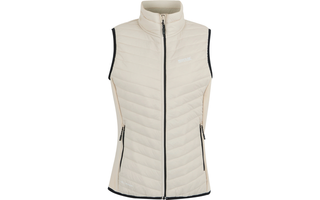 Beige gesteppte ärmellose Weste mit hohem Kragen, durchgehendem Reißverschluss, zwei seitlichen Reißverschlusstaschen, schwarzer Einfassung an Ärmelausschnitten und Saum, Logo auf der Brust