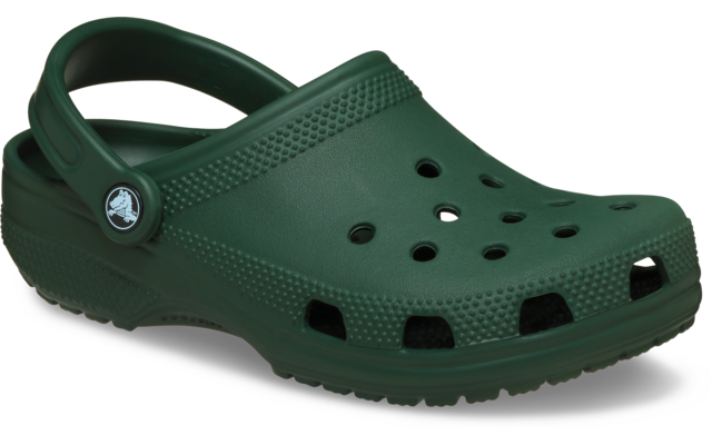 Grüner Clog mit Fersenriemen und Belüftungsöffnungen, Seitenansicht