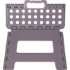 Klappbarer lila-grauer Kunststoffhocker mit Griff oben, Scharnier, Oberseite mit zwei Reihen runder Löcher und mittiger rechteckiger Öffnung