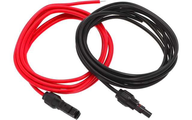 Zwei aufgewickelte Kabel, eines rot und eines schwarz, mit Steckverbindern an den Enden