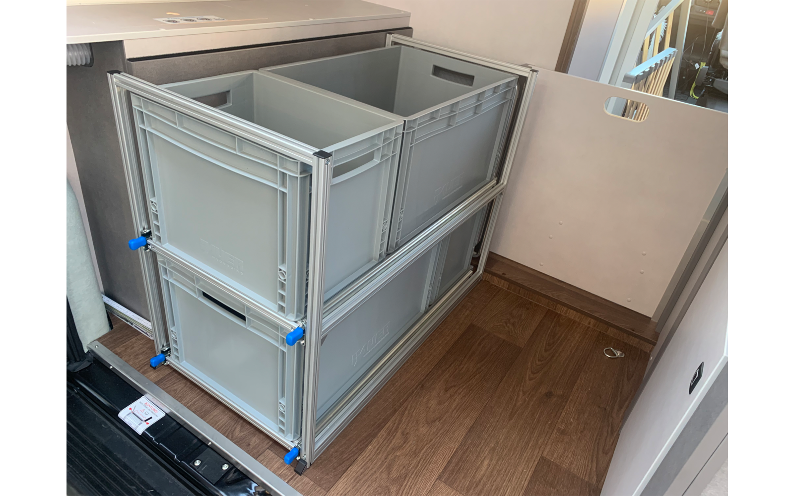 Produktbild SYS-RACK Kastenwagen Heckauszug Regal-System mit 90 cm Teleskopvollausz&uuml;gen 1