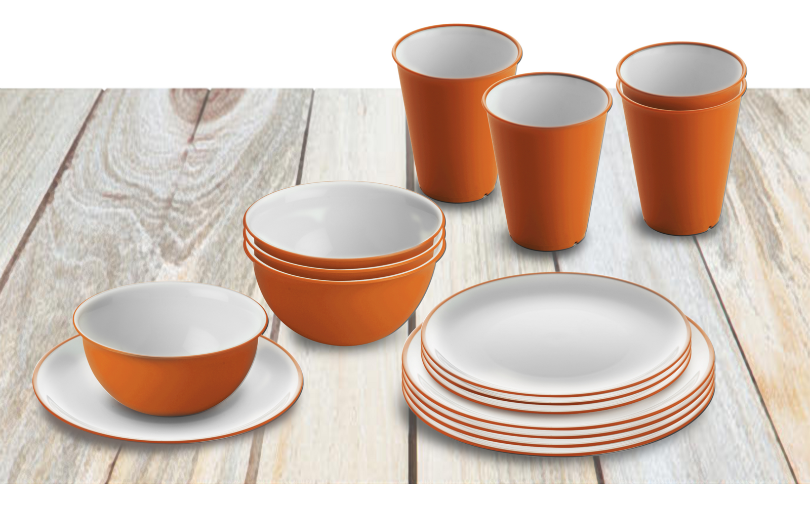 Meerdere witte borden, kommen en bekers met oranje rand op een lichte houten tafel