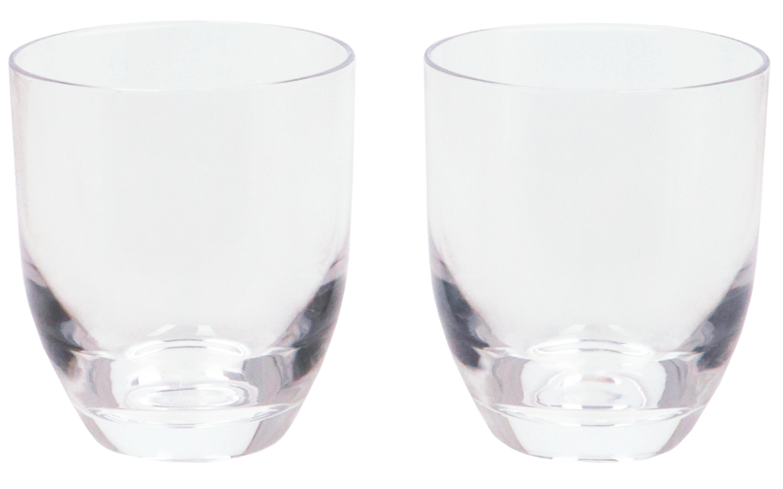 Zwei leere Trinkgläser aus klarem Glas nebeneinander auf weißem Hintergrund