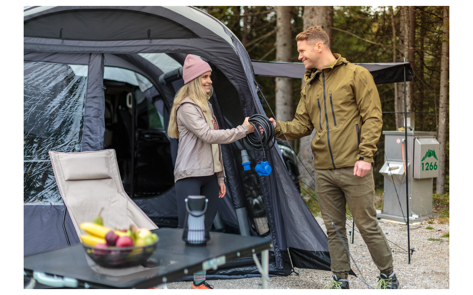 Image du produit Brennenstuhl CEE Camping Verl&auml;ngerungskabel CEE Stecker auf Winkelkupplung Schutzkontakt Steckdose 230 V / 16 A Schwarz  1