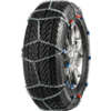 Neumático montado en llanta plateada con cadenas de nieve metálicas y tensores azules y rojos, fondo blanco