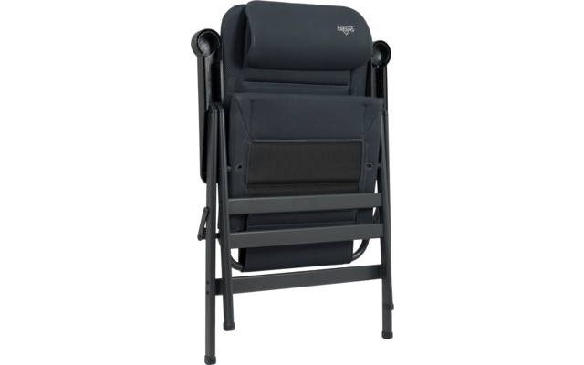 Schwarzer zusammengeklappter Klappstuhl mit Stoffbezug, gepolsterter Kopfstütze, Rückentasche und schwarzem Metallgestell