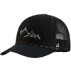 Casquette trucker noire à visière courbée, contour de montagne brodé blanc sur l’avant, cordon décoratif fin à la base avant, arrière en filet noir et petit logo blanc sur le côté