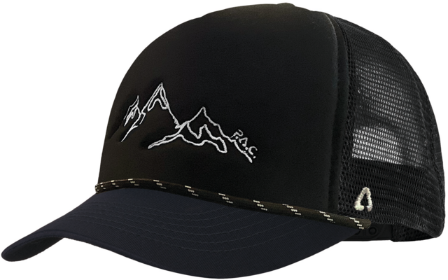 Casquette trucker noire à visière courbée, contour de montagne brodé blanc sur l’avant, cordon décoratif fin à la base avant, arrière en filet noir et petit logo blanc sur le côté