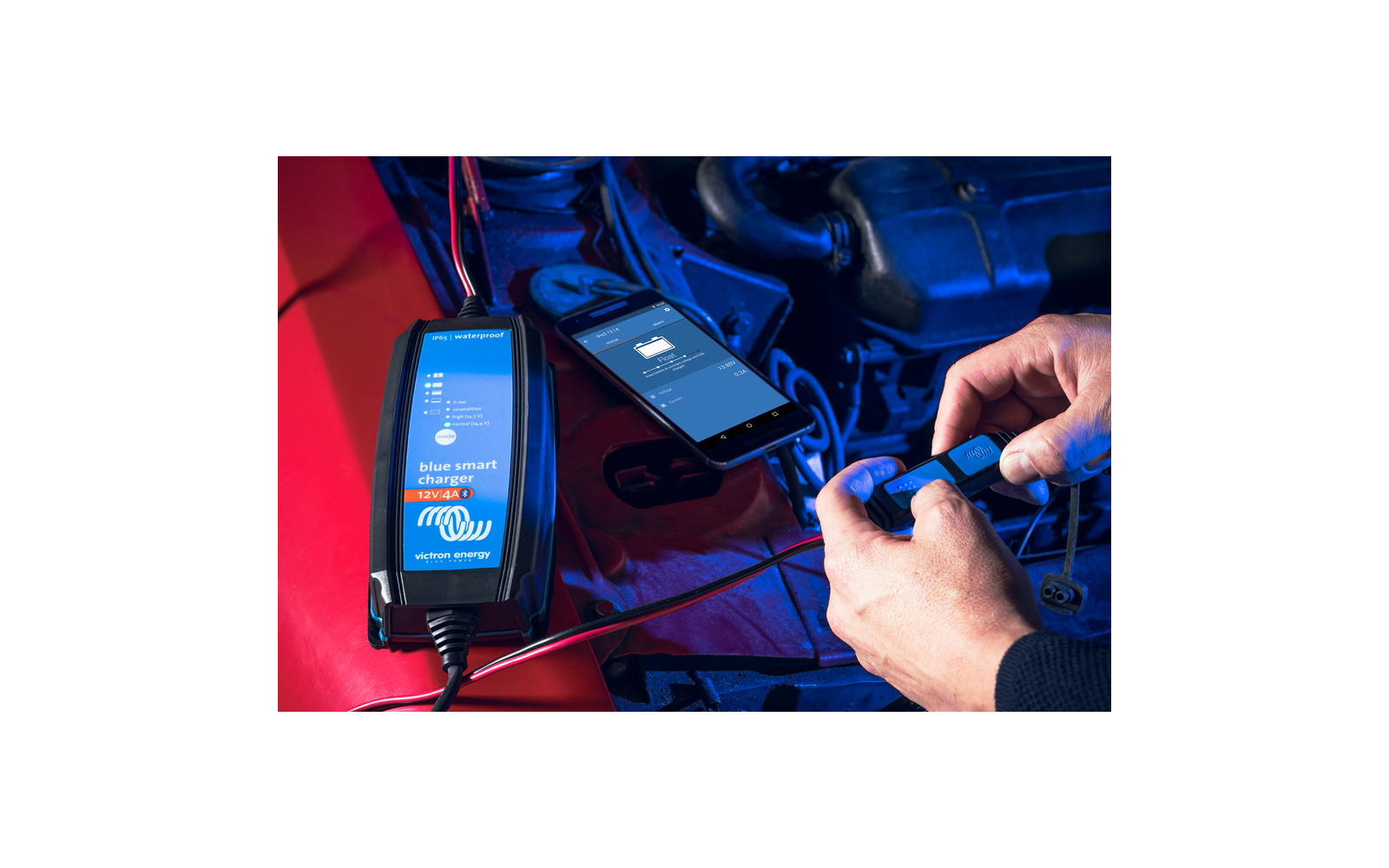 Product afbeelding Victron Blue Smart IP65 Batterieladeger&auml;t 12 V CEE 7/17 Anschluss 15 Ampere 1