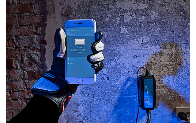 Product afbeelding Victron Blue Smart IP65 Batterieladeger&auml;t 12 V CEE 7/17 Anschluss 15 Ampere 1