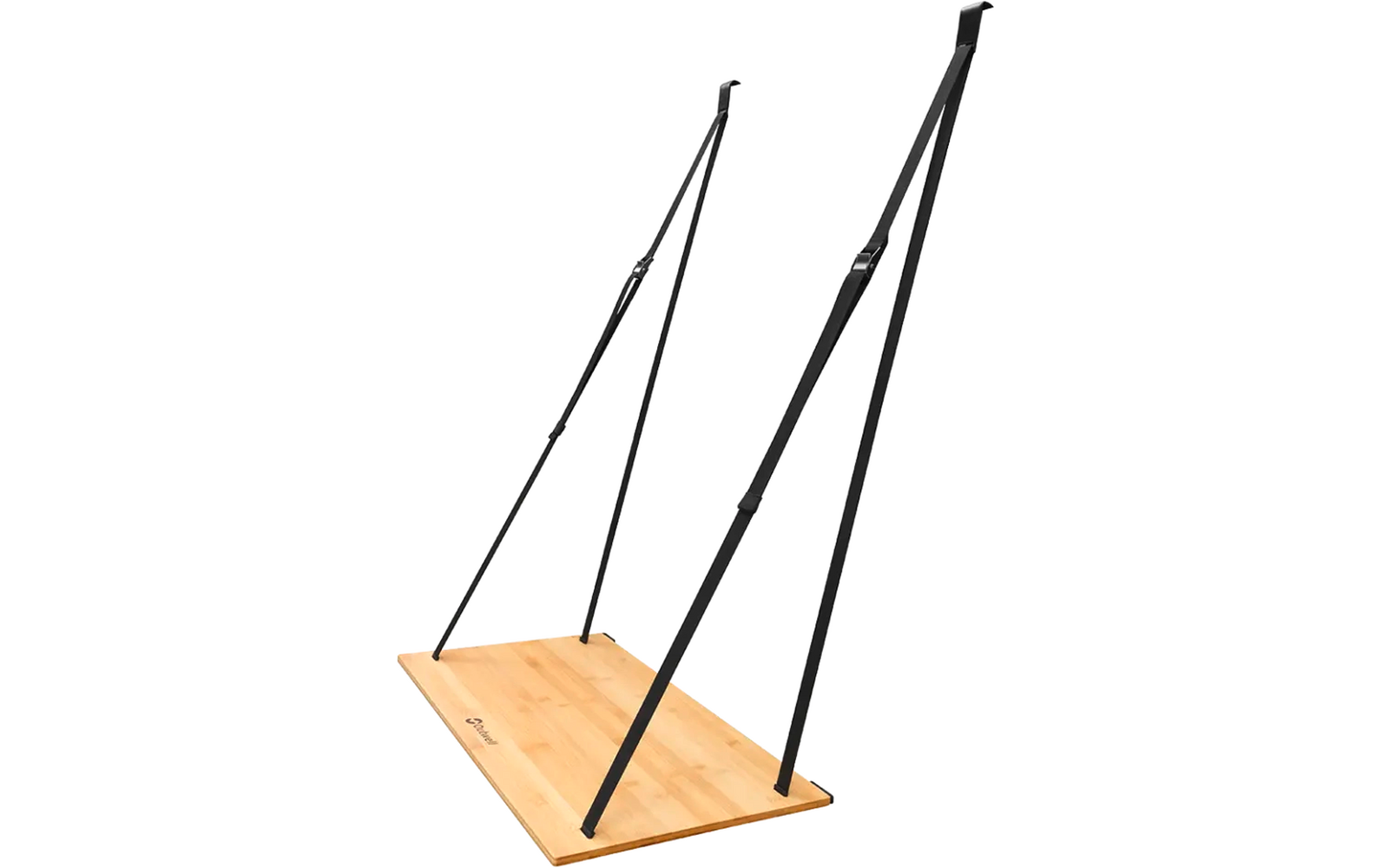 Holzbrett mit schwarzen Gurten zum Aufhängen