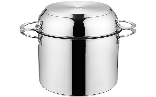 Casserole métallique brillante de forme cylindrique avec deux poignées latérales et un couvercle ajusté, surface réfléchissante