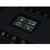 Schwarzes Netzwerkgerät mit kleinem Farbdisplay, das 4G-Signalbalken, 'O2 - UK', 'Network Status', 'Mobile Data Usage 14.8 MB' und beschriftete Ethernet-Ports zeigt