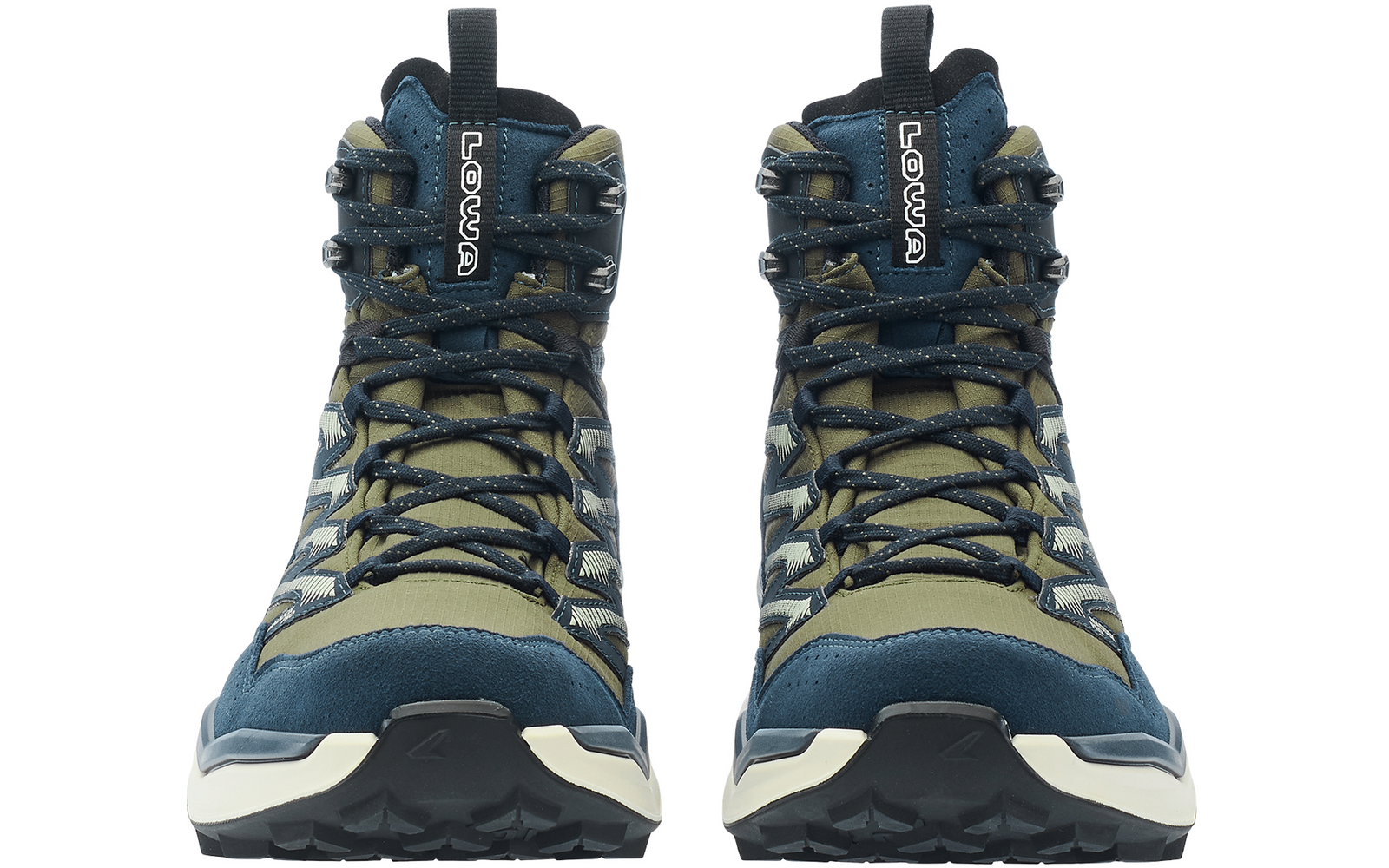 Paar knöchelhoher Schuhe in Olivgrün und Dunkelblau, frontal nebeneinander, Schnürsenkel und profilierte Sohlen sichtbar
