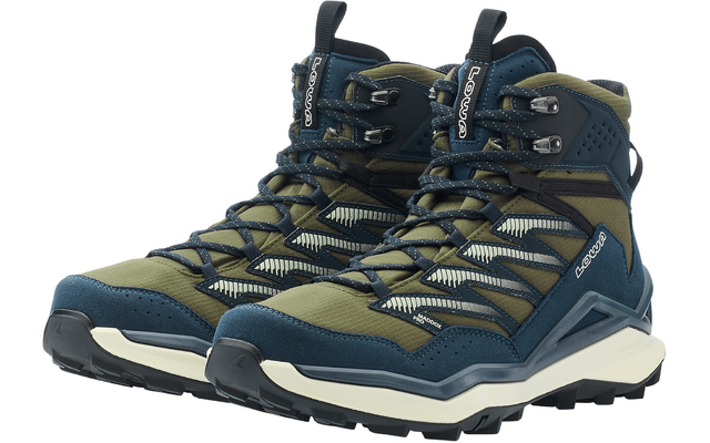 Paar knöchelhoher, geschnürter Schuhe in Olivgrün und Dunkelblau mit weißen Sohlen und hellen seitlichen Streifen