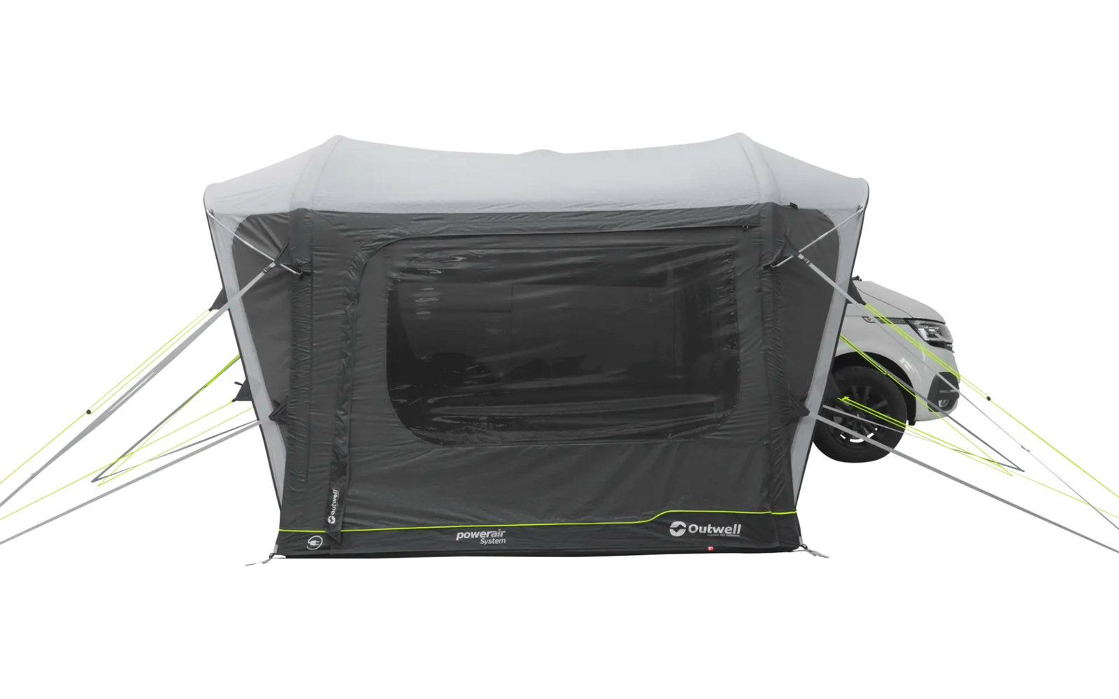 Drohne mit vier Rotoren auf einem weißen Hintergrund