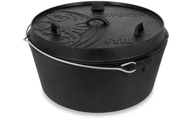 Runder schwarzer gusseiserner Topf mit Deckel, Metallbügel als Griff, geprägte Verzierung und Schrift auf dem Deckel