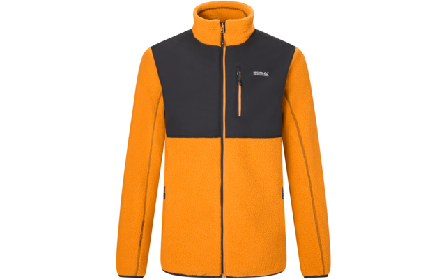 Orangefarbene Fleecejacke mit schwarzem Brustpaneel, Stehkragen, durchgehendem Reißverschluss, zwei seitlichen Reißverschlusstaschen und einer Brusttasche mit Reißverschluss; weißes Logo auf der linken Brust