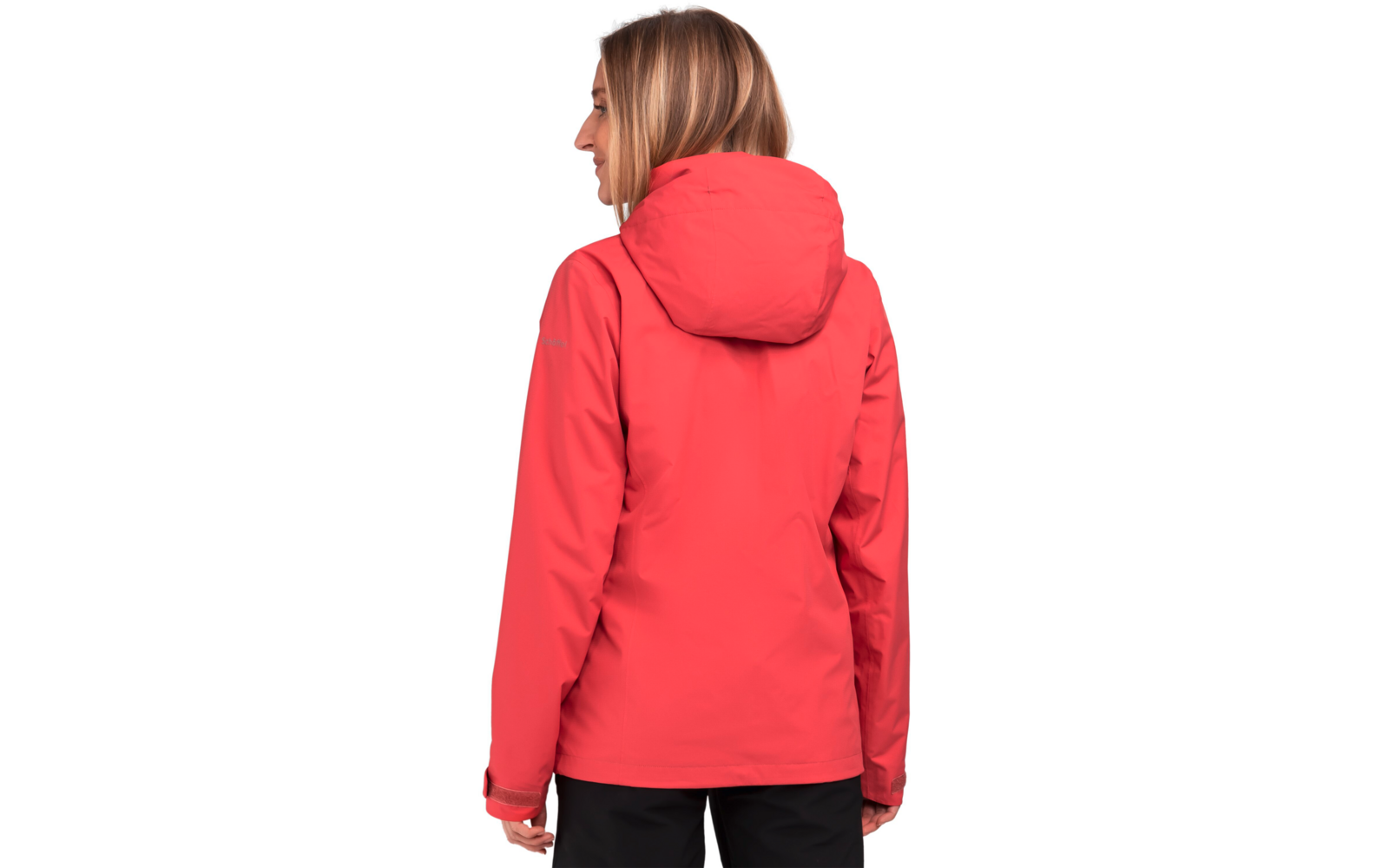Frau von hinten in roter Jacke mit Kapuze