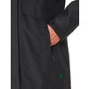 Hand steckt in der rechten Tasche einer schwarzen Jacke