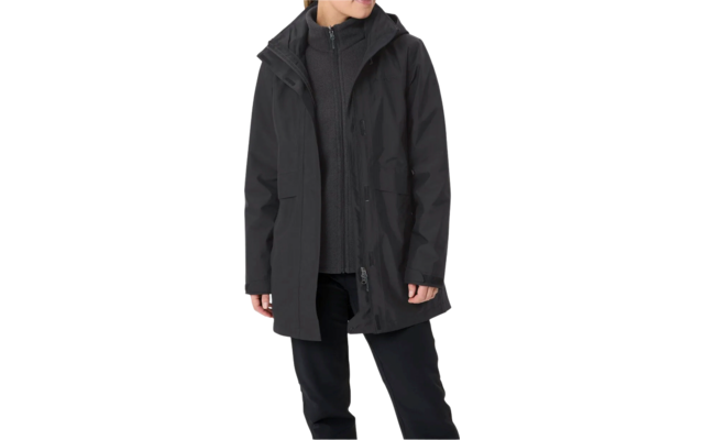 Frau trägt eine schwarze Jacke und schaut nach rechts