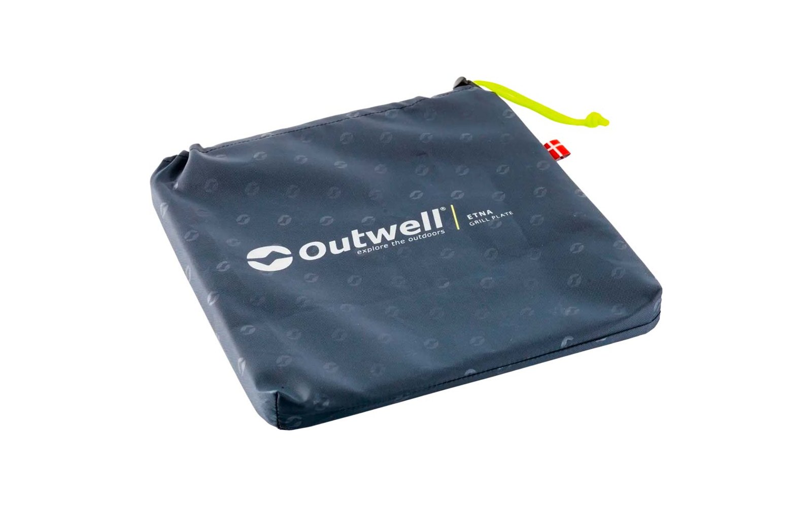 Donkerblauwe, vierkante stoffen zak met wit 'Outwell'-logo, klein rood-wit Deens vlaglabel en geel trekkoord