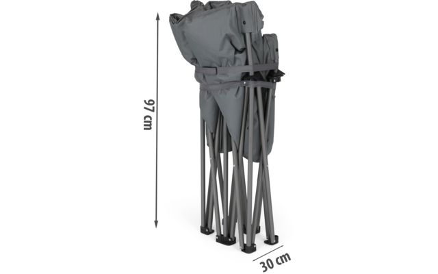 Silla plegable gris doblada con medidas