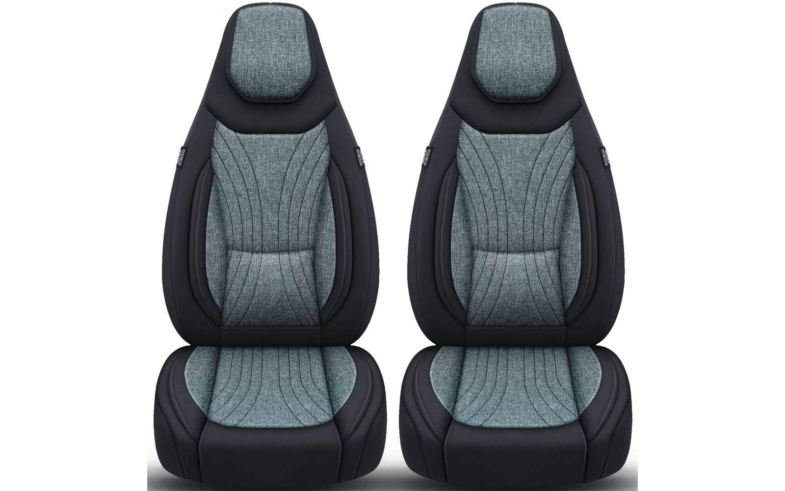 Zwei nebeneinander stehende Autositze mit grauer Stoffmitte, schwarzen Seiten, integrierten Kopfstützen und gesteppten Polstern