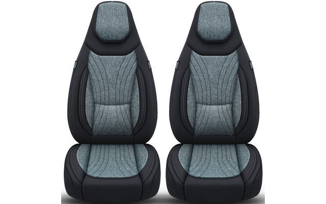 Zwei nebeneinander stehende Autositze mit grauer Stoffmitte, schwarzen Seiten, integrierten Kopfstützen und gesteppten Polstern