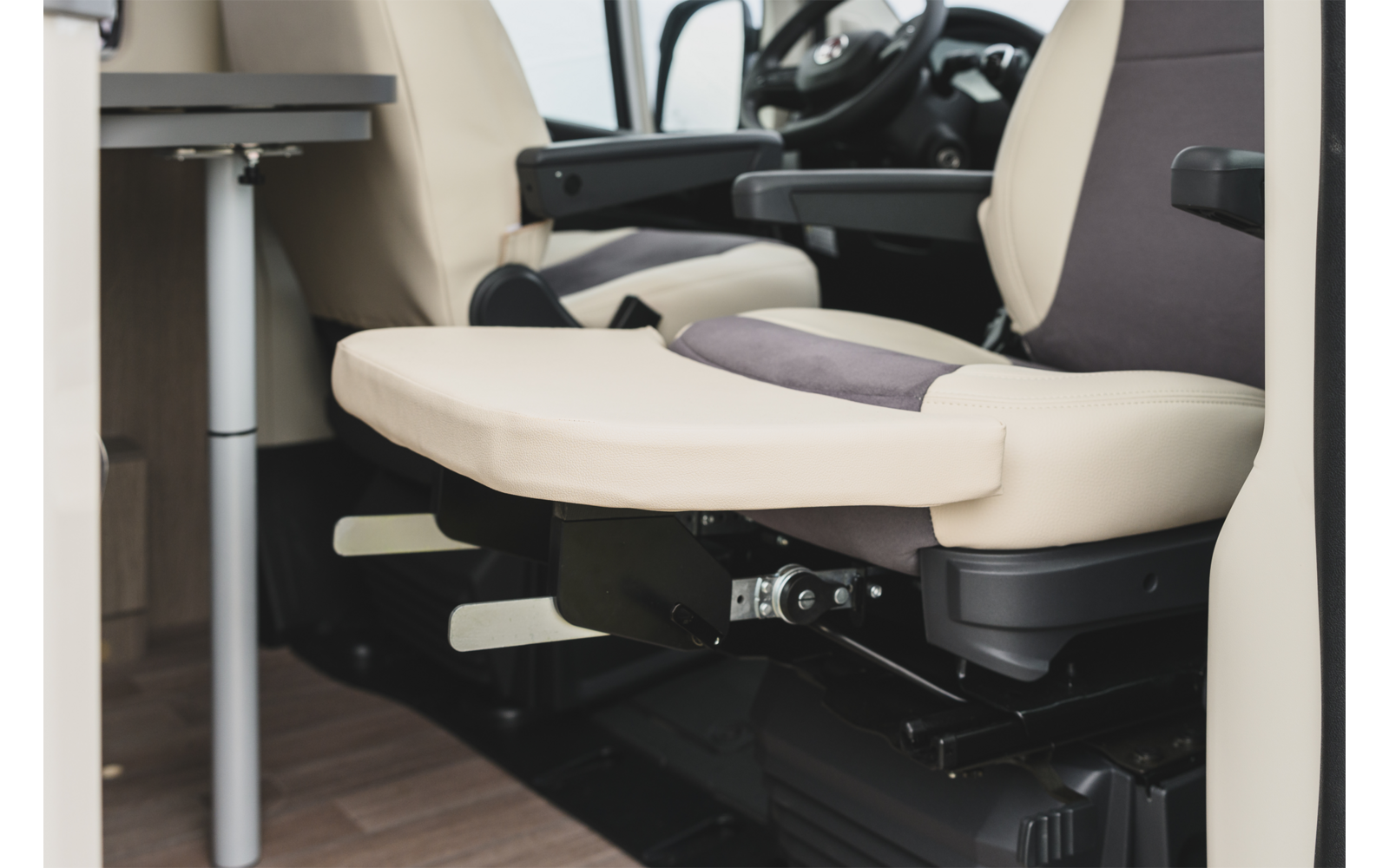 Image du produit ART Repose-jambes pour si&egrave;ge de camping-car 1