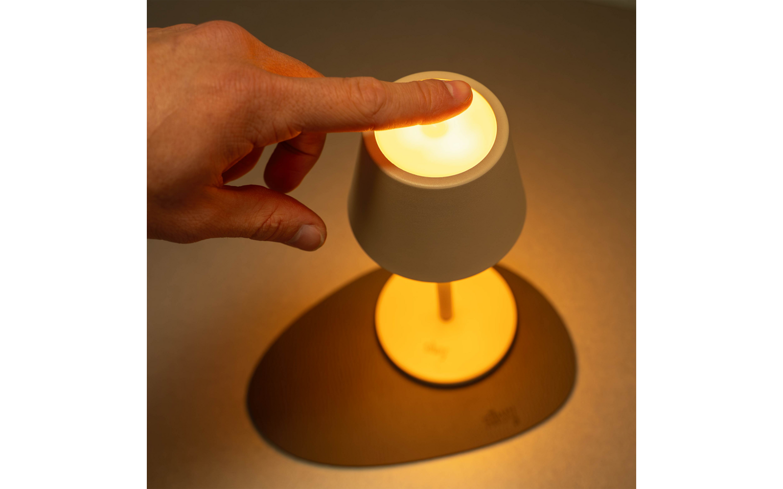 Produktbild Silwy Magnet-Leuchte Tischleuchte mit Metall-Nano-Gel-Platzset 1