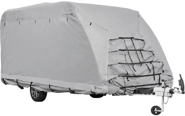 Remorque grise couverte d'une bâche, roues visibles, timon avec roulette, arrière avec sangles et fermeture éclair