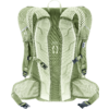 Rückansicht eines hellgrünen Rucksacks mit gepolsterten Schulterträgern, gepolstertem Rückenpanel mit Netzstoff, Hüftgurt, Brustgurt und sichtbarem „deuter“-Logo