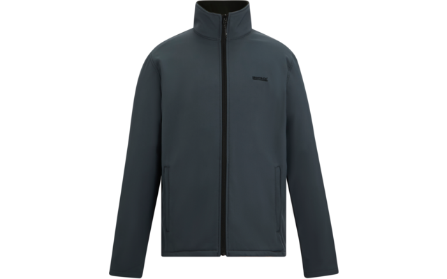 Dunkelgraue Softshelljacke mit Stehkragen, durchgehendem Reißverschluss, zwei seitlichen Reißverschlusstaschen und kleinem Logo auf der Brust