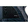 Donkerblauwe tentwand met zwart gaasvenster, wit 'Outwell'-logo en grijze, gebogen stang
