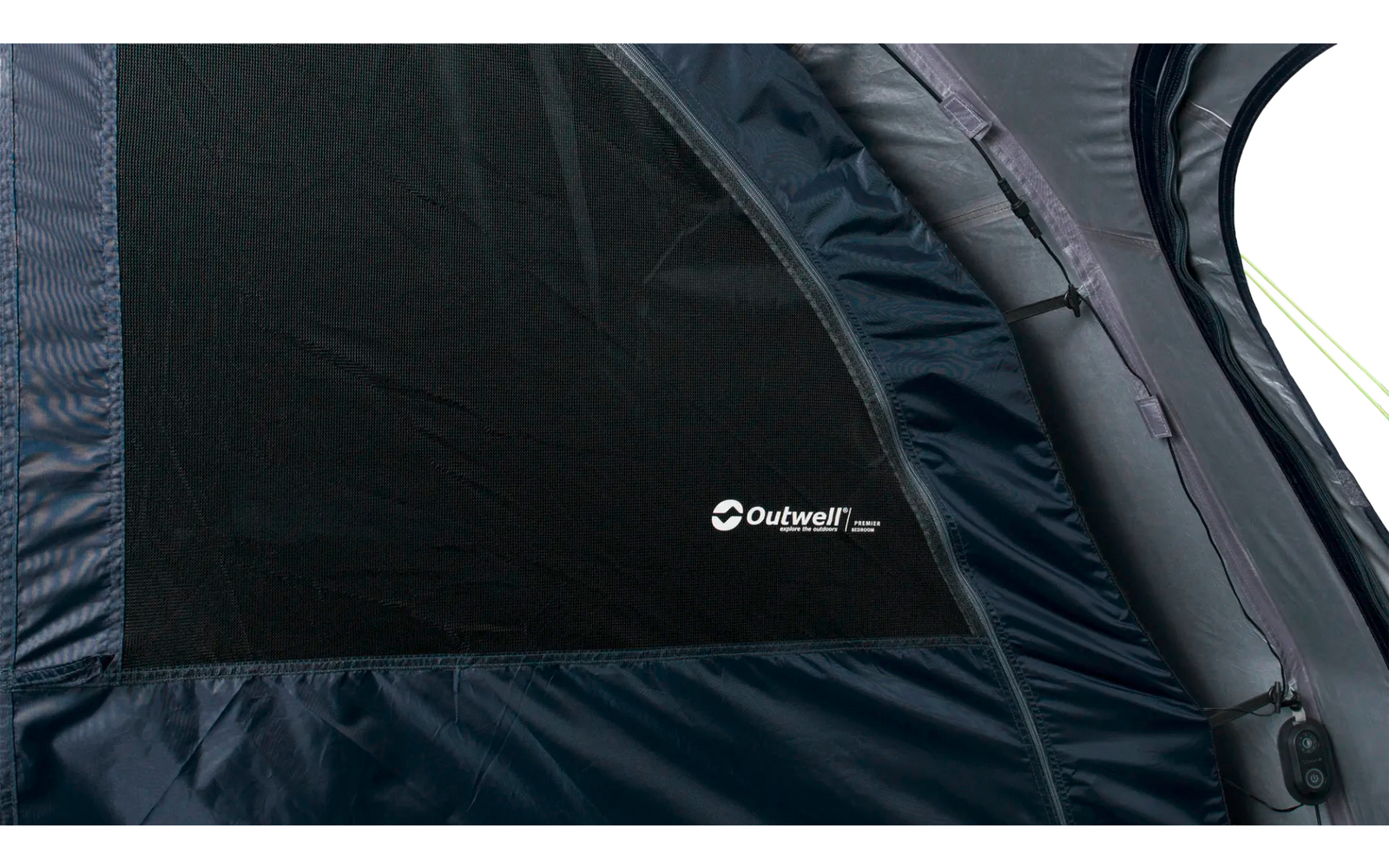 Donkerblauwe tentwand met zwart gaasvenster, wit 'Outwell'-logo en grijze, gebogen stang