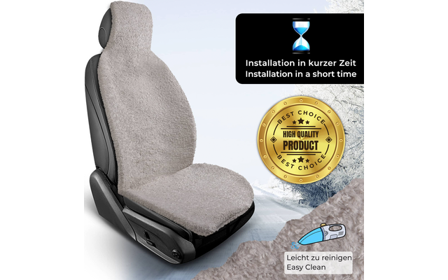 Autositz mit hellgrauem, flauschigem Sitzbezug; oben rechts schwarzes Feld mit Sanduhr-Symbol und Text 'Installation in kurzer Zeit / Installation in a short time'; daneben goldene runde Plakette mit 'High Quality Product'; unten rechts Nahaufnahme d