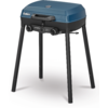 Blauer Grill mit vier schwarzen Beinen