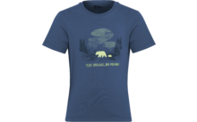 Blauw T-shirt met een print van een ijsbeer voor een maan en bomen, met de tekst 'THE WORLD IS YOURS' eronder