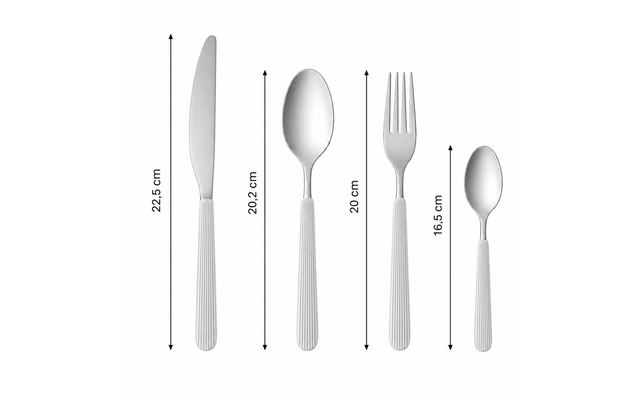 Vier bestekstukken (mes, eetlepel, vork, theelepel) naast elkaar op witte achtergrond, elk met verticale pijlen en lengteaanduidingen: 22.5 cm; 20.2 cm; 20 cm; 16.5 cm