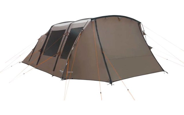 Großes braunes Zelt mit mehreren Bereichen auf grüner Wiese