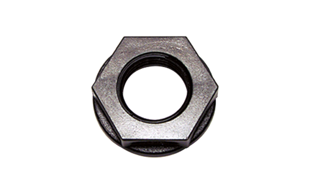 Sechskantiges metallisches Objekt mit rundem Loch in der Mitte, graue Oberfläche, auf weißem Hintergrund