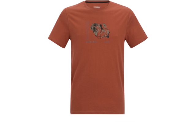 Terrakottafarbenes T-Shirt, kurzärmelig mit Rundhalsausschnitt; mittig auf der Brust ein kleines abstraktes Motiv in dunkleren Braun- und Grautönen mit kleinem Text darunter